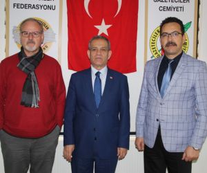 Türkiye Gazeteciler Federasyonu Başkanı Yılmaz Karaca, ‘BİK suçüstü yakalandı’