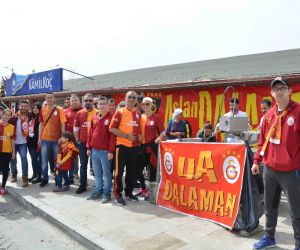 Galatasaray taraftarlarından şehitler için lokma