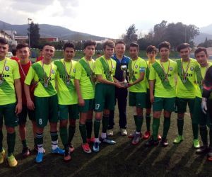 Salihli Belediyespor U16 takımı il şampiyonu