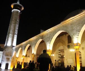 Anadolu’nun ilk camisi Habib-i Neccar Camisi’nde Regaib Kandili