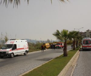 Turistleri taşıyan araç devrildi: 2 yaralı