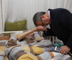 Başkan Köşker, evde tedavi gören hastaları ziyaret etti