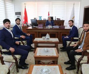 Şaphane Meslek Yüksekokulu öğrencileri, Vali Ahmet Hamdi Nayir’i ziyaret etti