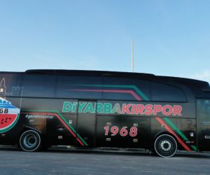 Diyarbakırspor’a Ali Gaffar Okkan resimli yeni otobüs