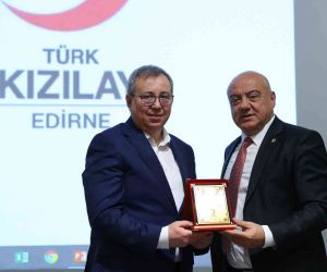 Rektör Tabakoğlu Kızılay Edirne Şubesi Genel Kuruluna katıldı