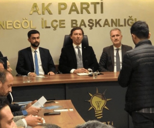 İsmail Özkan AK Parti ilçe teşkilatını ziyaret etti