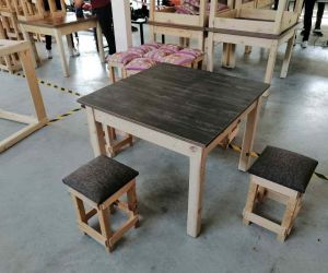 Fethiye’de öğrenciler depremzedeler için masa ve tabure üretiyor