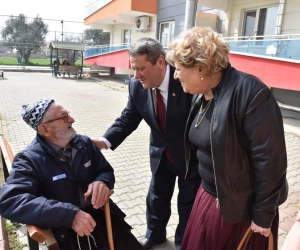 Manisa, depremzedeleri bağrına bastı