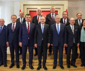 CHP’li büyükşehir belediye başkanları, Genel Başkan Kemal Kılıçdaroğlu ile görüştü
