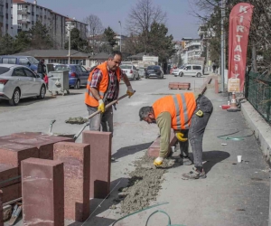 Yıldırım Beyazıt Mahallesi’nde kaldırım çalışmaları