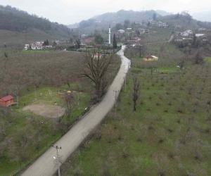 Akyazı Ballıkaya’da beton yol çalışmaları tamamlandı