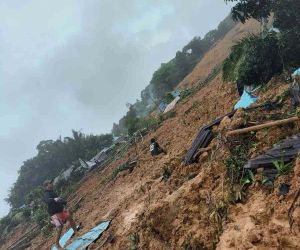 Endonezya’da toprak kayması felaketi: 11 ölü, 50 kayıp