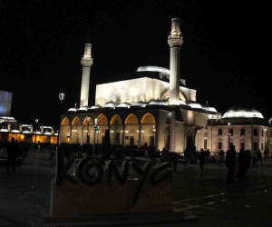 Konya’da Berat Kandili’nde camiler dolup taştı