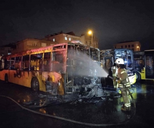 Tuzla’da 3 otobüs alev alev yandı