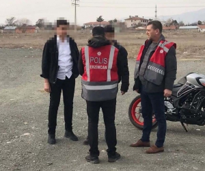 Okul önlerinde polis denetimi