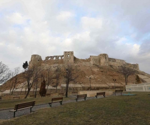 Gaziantep’te depremde hasar alan tarihi yapılar için bilim kurulu toplandı
