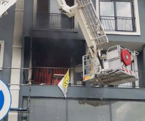 İzmir’de bir evde çıkan yangında yaşlı adam hayatını kaybetti