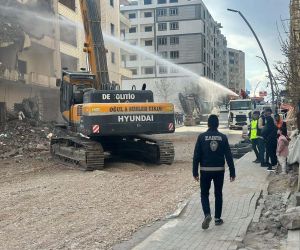 Şırnak’ta depreme dayanıksız 2 bina yıkılıyor