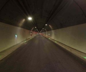 Dünyanın üçüncü, Avrupa’nın en uzun çift tüplü karayolu tüneli açılış için gün sayıyor