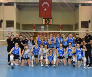 Bozüyük Belediyesi, çeyrek finalde Sivas İl Özel İdare Voleybol Takımı’nı 3-0 yendi