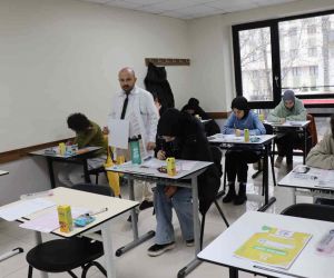 İzmit Belediyesi Çınar Akademi’de kabul kurum sınavı gerçekleşti
