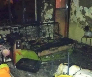 Tarsus’ta 2 katlı ev alev alev yandı