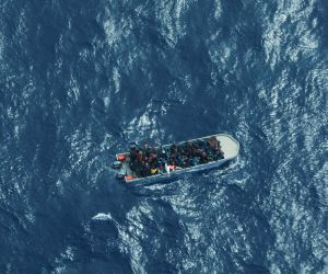 Akdeniz’de göçmen teknesi alabora oldu: 30 göçmen kayıp