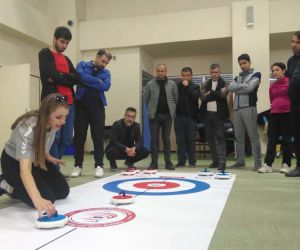 Diyarbakır’da ilk defa yapılan ’Floor Curling’ hakemlik kursu tamamlandı