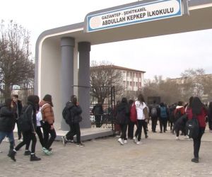 Depremden etkilenen Gaziantep’te okullar açıldı