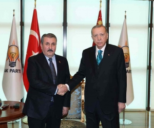 Cumhurbaşkanı Recep Tayyip Erdoğan, BBP Genel Başkanı Mustafa Destici’yi kabul etti.