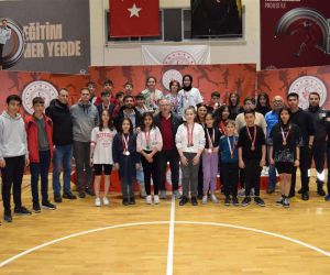 Afyonkarahisar’da badminton turnuvası tamamlandı