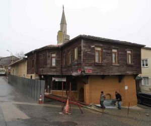 Tarihi Hacı Osmanağa Camii’nin restorasyon çalışmaları başladı