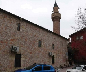 Anadolu’nun ilk camilerinden, 9 asırdır tek tuğlası bile oynamadı
