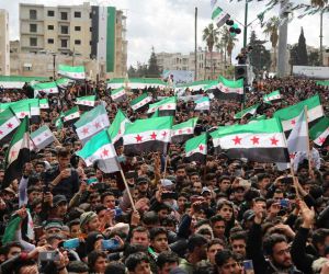 Suriye’de halk iç savaşın 12. yılında Esad’ı protesto etti