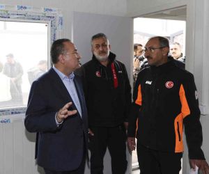 Adalet Bakanı Bozdağ: “Diyarbakır’da 621 konteyner kurulacak ve burada vatandaşlarımızın barınma ihtiyacı karşılanacaktır”
