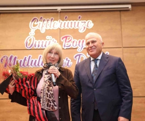 Ünlü yazar Aydın’da söyleşiye katıldı