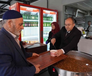 Çanakkale zaferinin nasıl elde edildiğinin hatırlatılması amacıyla buğday çorbası ve üzüm hoşafı ikram edildi