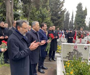 Çanakkale Şehitleri, Edirnekapı Şehitliği’nde törenle anıldı