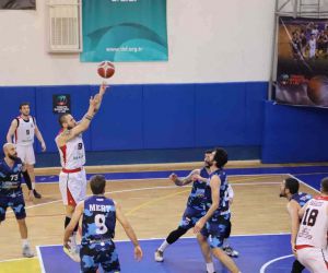 Nazilli Belediyespor Basketbol Takımı parkeden mağlup ayrıldı