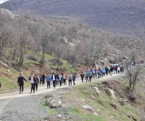 Şırnak’ta dağlar öğrencilere kaldı, huzur ortamında yürüyüş gerçekleştirildi