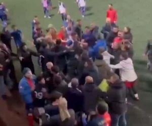 Üsküdar’da yeşil saha karıştı: Futbolcular birbirine girdi