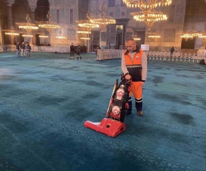Ayasofya Cami Ramazan ayı öncesi gül suyu ile yıkandı