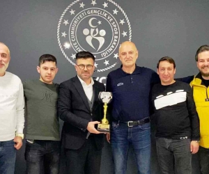 Şampiyonlar kupayı Yazıcı’ya getirdi