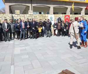 Karatay’ın “Bir Destandır Çanakkale” tiyatro gösterisi yoğun ilgi görüyor