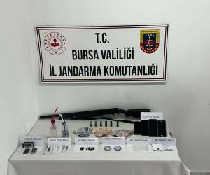 Bursa’da 34 suç kaydı olan uyuşturucu taciri kıskıvrak yakalandı