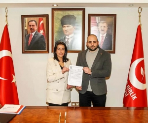BBP Derince Kadın Kolları Başkanı Aysun Demirel istifa edip milletvekili aday adayı oldu