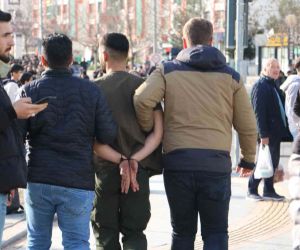 Diyarbakır’da polise taş attığı tespit edilen 200’e yakın kişi gözaltına alındı