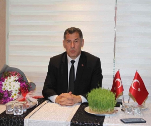 Cumhurbaşkanı adayı Sinan Oğan, 100 bin imza startını Iğdır’da verdi