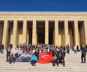 ‘Benim Vekilim İlhan Özcan’ diyen 100 kişilik ekipten Ankara çıkartması