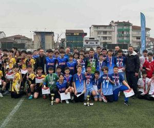 Yıldızlar futbolda 1. TOKİ Mehmet Akif Ersoy Ortaokulu